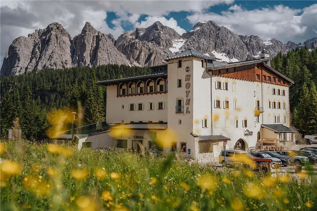 ***  B&B Hotel Passo Tre Croci Cortina Cortina d'Ampezzo Italy
