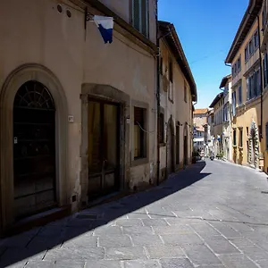 https://la-vista-dei-medici.it-tuscanyhotel.com